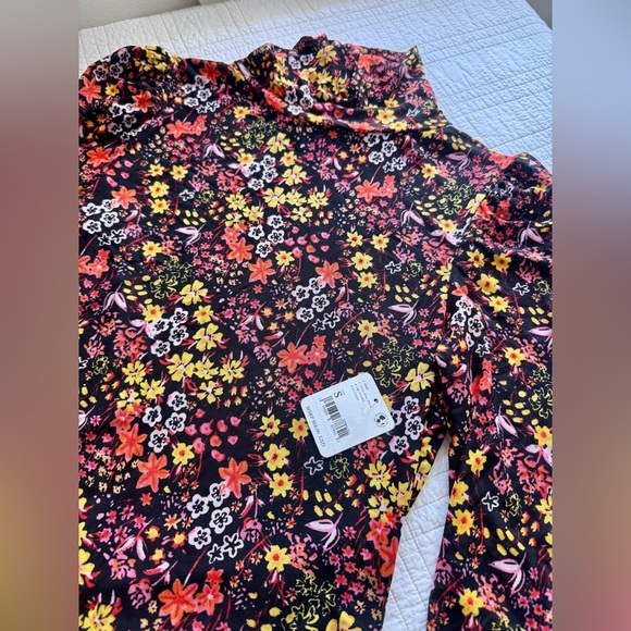 Free People Twyla Ditsy Floral Top 
NWT - Picture 3 of 6
